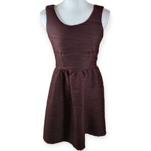REWIND BURGUNDY TEXTURED DRESS SZ.M EUC.